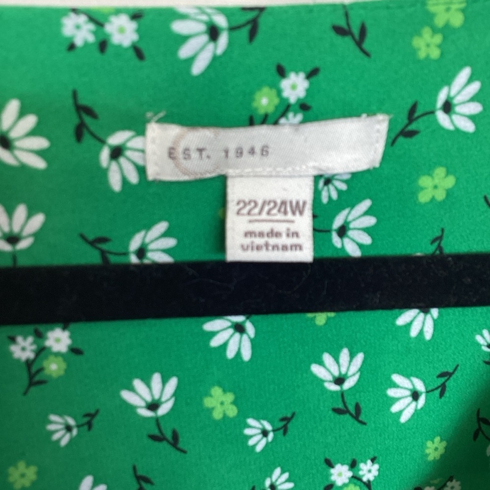 C Est 1946 Plus Size 22 24 Top Elegant Green Floral Wrap Blouse - Picture 7 of 9